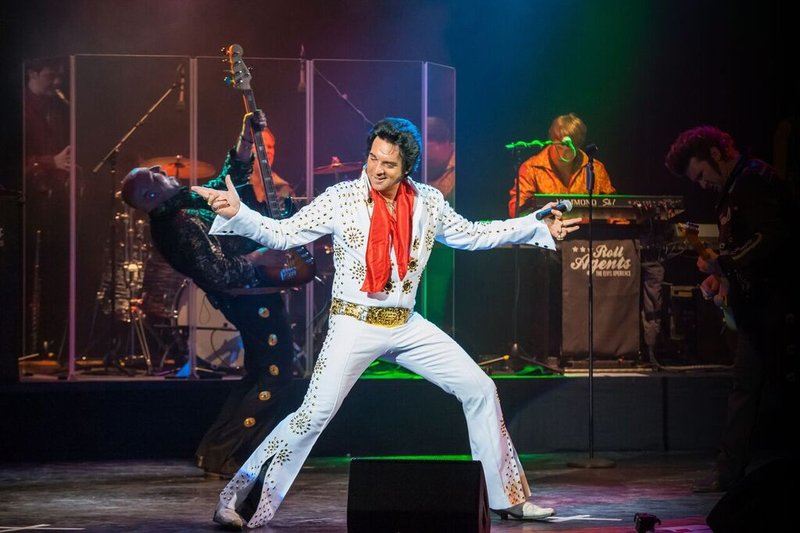 Die ELVIS Weihnachtsshow 2024 – Las Vegas CHRISTMAS SHOW - Nils Strassburg & The Roll Agents