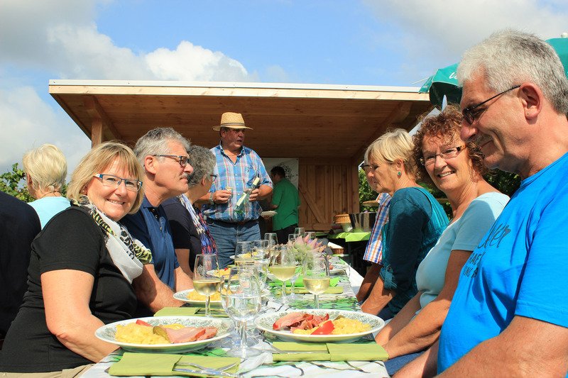 Kulinarische Weinwanderung auf dem Bad Krozinger Rebberg