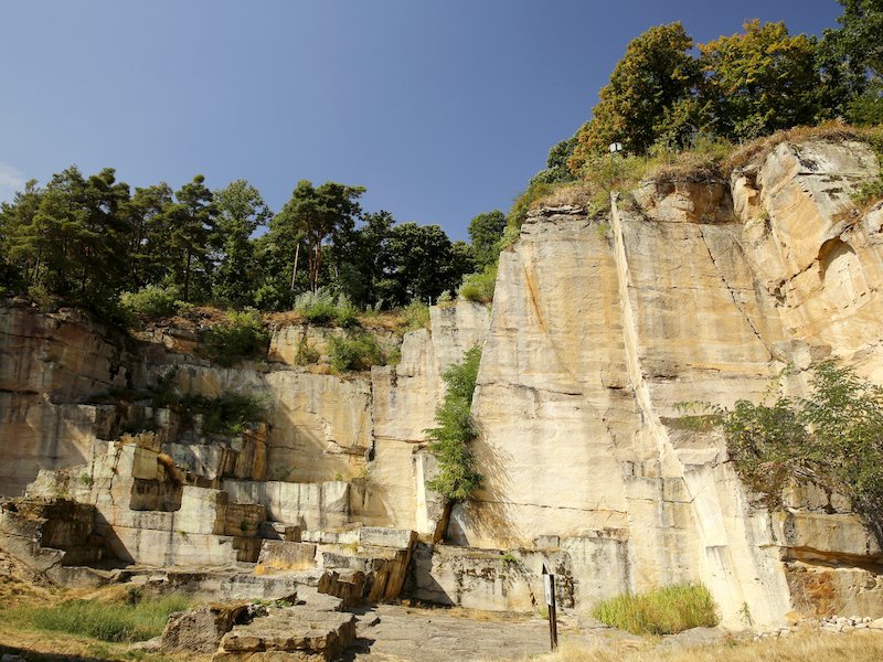 Über den Kaiser, Kelten und Römerweg zum Kriemhildenstuhl