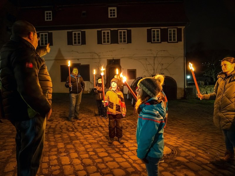 Abendliche Fackelführung für Kinder