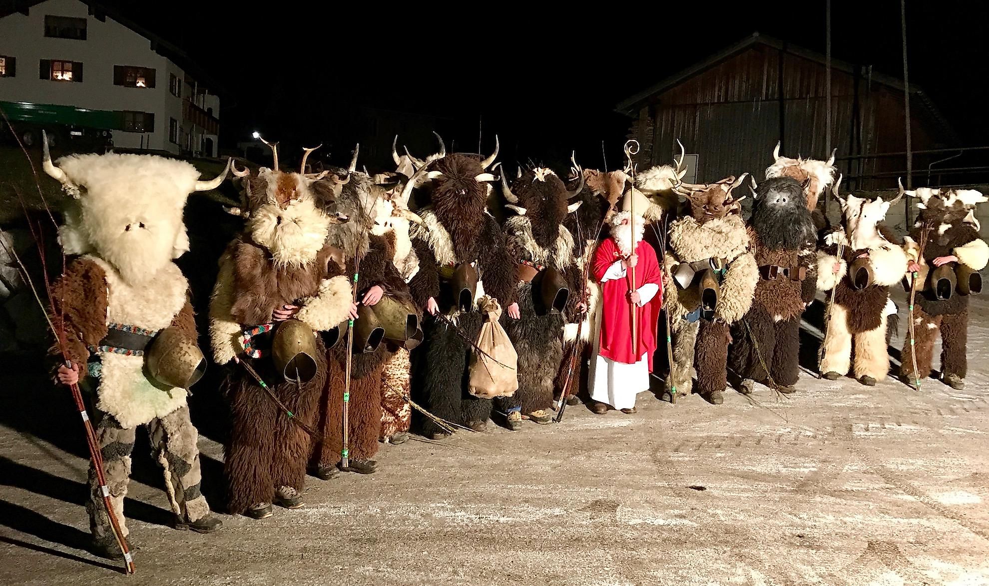 Klausentreiben mit heiligem Nikolaus in Ofterschwang
